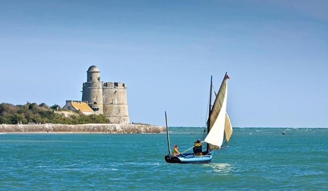 Le Du Clos Giot Saint-Vaast-la-Hougue